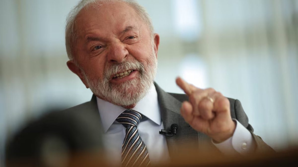 Brazilian President Luiz Inácio Lula da Silva speaks during an interview at the Alvorada Palace in Brasília on August 6, 2025. (Photo: Adriano Machado/Reuters)